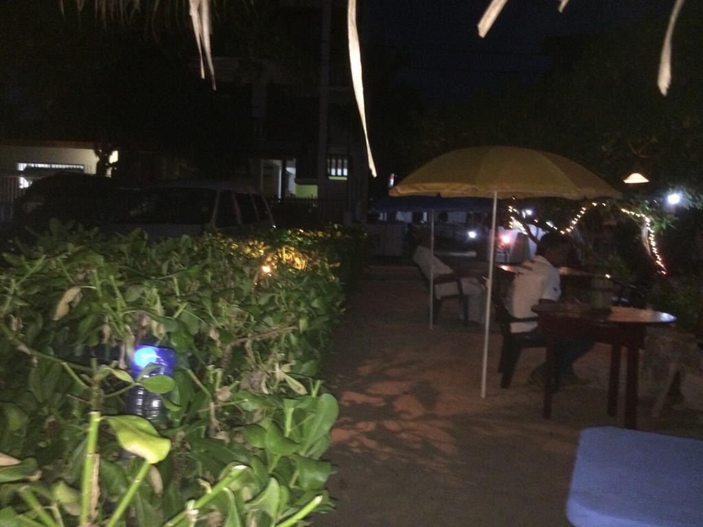 Sea Side Guest House Tangalle Esterno foto