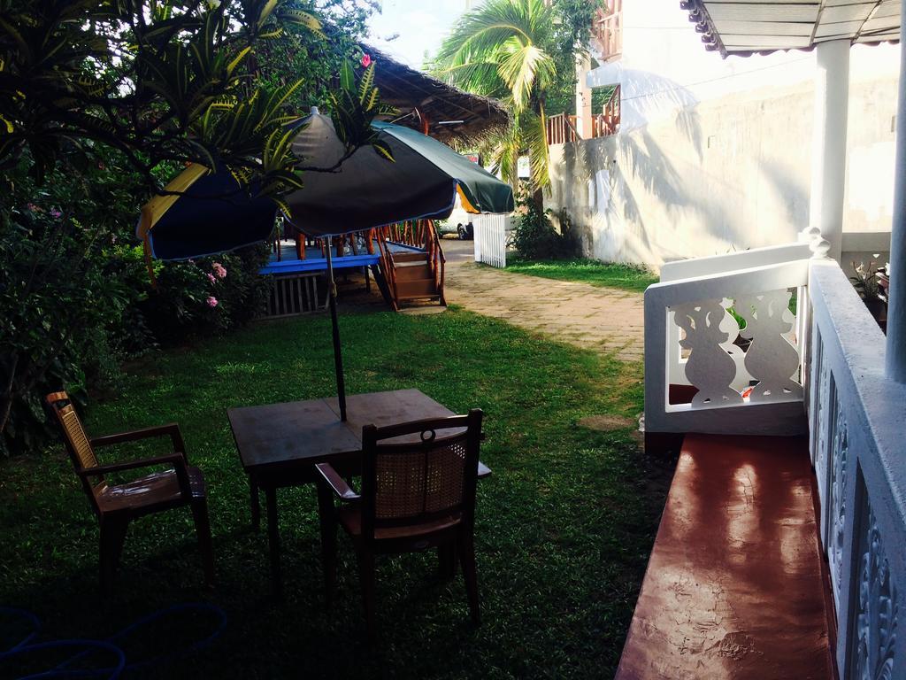 Sea Side Guest House Tangalle Esterno foto