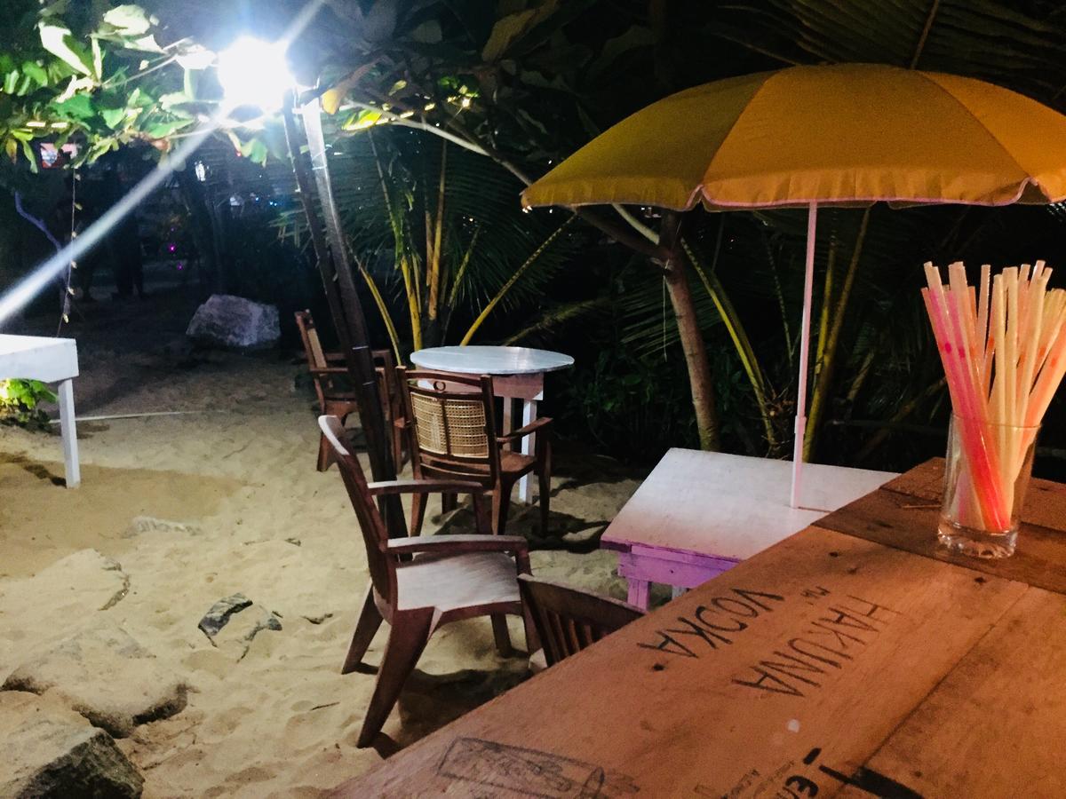 Sea Side Guest House Tangalle Esterno foto